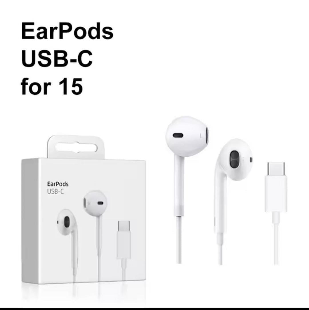White Earphones USB-C with Mic & Comfortable